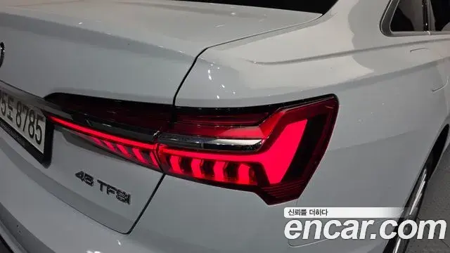 Audi A6 2021 — ფოტო 17/34