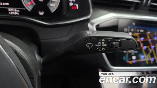 Audi A6 2021 — ფოტო 19/34