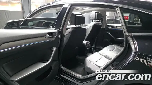 Volkswagen Arteon 2019 — Şəkil 21/30