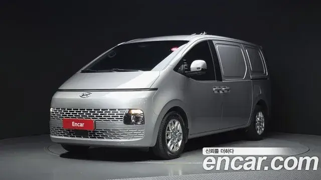 Hyundai Staria 2022 — Фото 1/20