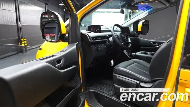 Hyundai Staria 2023 — Фото 10/20