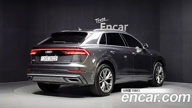 Audi Q7 2020 — Фото 2/20