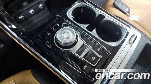 Kia Carnival 2022 — Photo 9/20