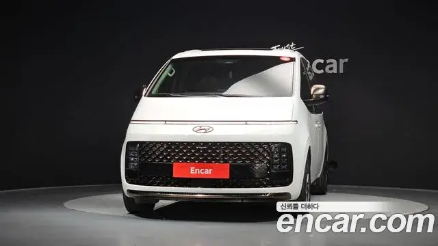 Hyundai Staria 2023 — Фото 3/20