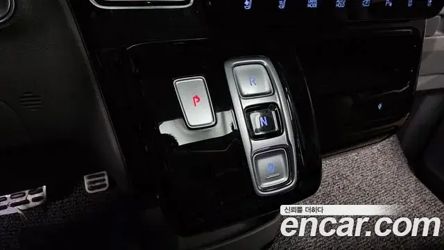 Hyundai Staria 2023 — Фото 9/20