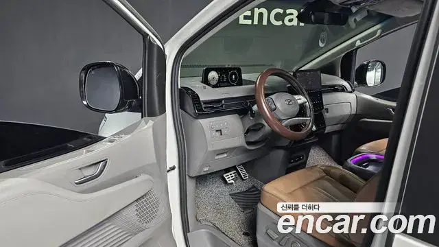 Hyundai Staria 2023 — Фото 10/20