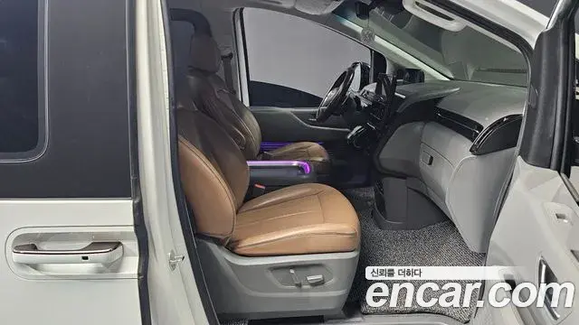 Hyundai Staria 2023 — Фото 11/20