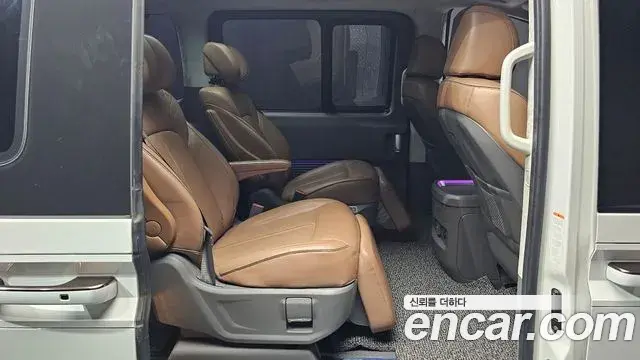 Hyundai Staria 2023 — Фото 12/20
