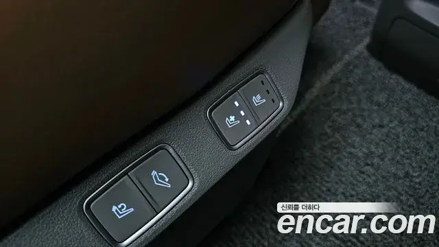 Hyundai Staria 2023 — Фото 18/20