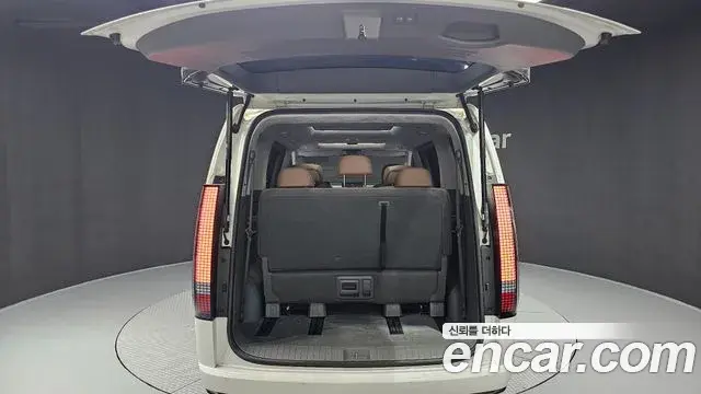 Hyundai Staria 2023 — Фото 20/20