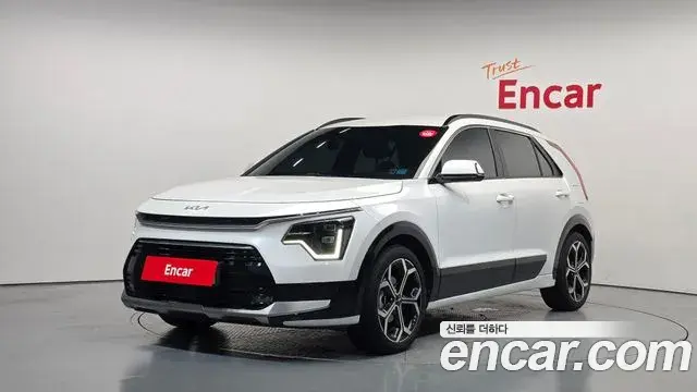 Kia Niro 2022 — Фото 1/20