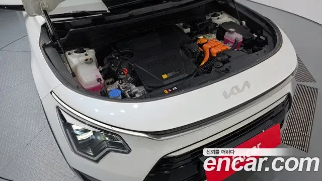 Kia Niro 2022 — Фото 6/20