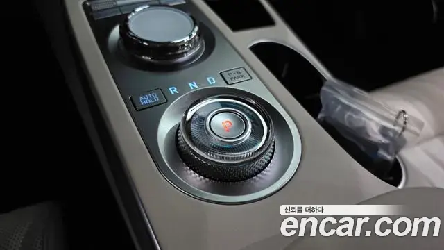 Genesis GV70 2023 — ფოტო 31/37