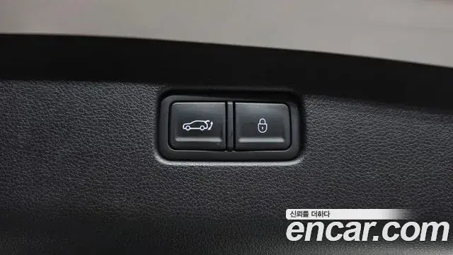 Genesis GV70 2023 — ფოტო 15/37