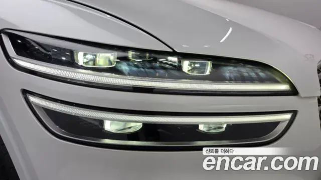 Genesis GV70 2023 — ფოტო 18/37