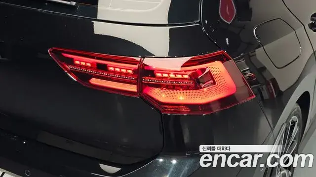 Volkswagen Golf 2024 — ფოტო 26/39