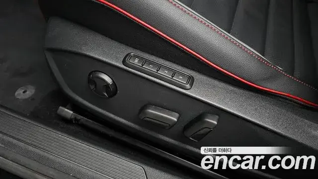 Volkswagen Golf 2024 — ფოტო 18/39