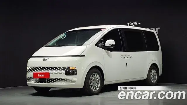 Hyundai Staria 2023 — Фото 1/20