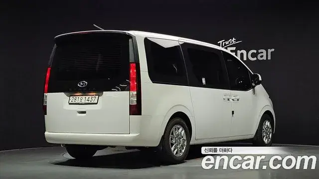 Hyundai Staria 2023 — Фото 2/20