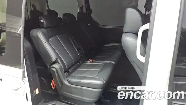 Hyundai Staria 2023 — Фото 11/20
