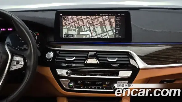 BMW 5 Series 2023 — Фото 15/20