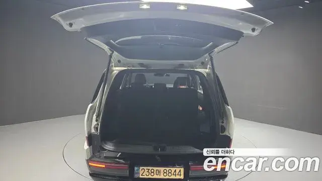 Hyundai Santa Fe 2023 — Şəkil 19/20