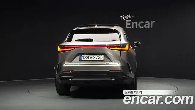 Lexus NX350h 2025 — Photo 5/42