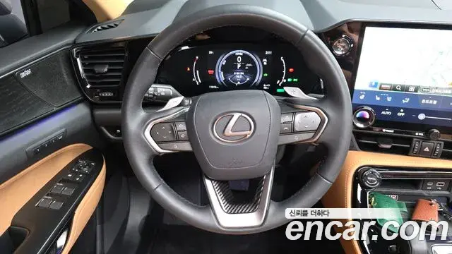 Lexus NX350h 2025 — Photo 21/42