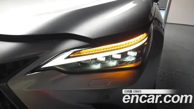 Lexus NX350h 2025 — Photo 40/42