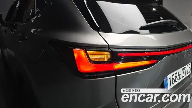 Lexus NX350h 2025 — Photo 3/42