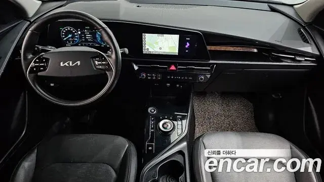 Kia Niro 2023 — Фото 7/20
