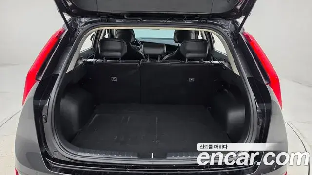 Kia Niro 2022 — Şəkil 10/20