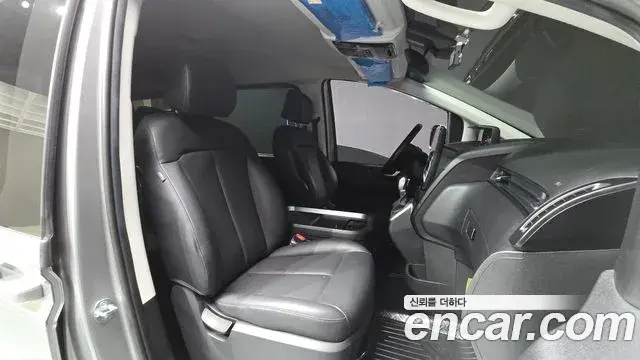 Hyundai Staria 2024 — Şəkil 13/20