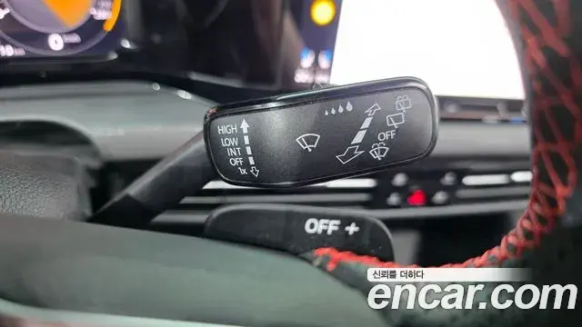 Volkswagen Golf 2024 — Photo 28/34