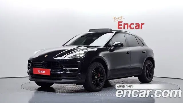 Porsche Macan 2019 — Photo 1/20