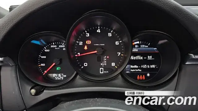 Porsche Macan 2019 — Photo 8/20