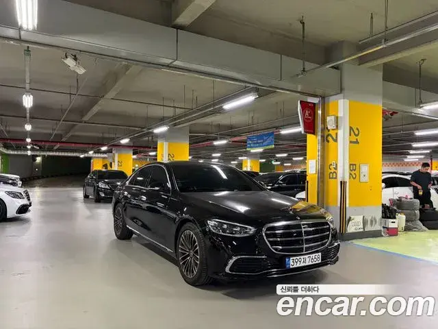Mercedes-Benz S-Class 2023 — ფოტო 15/20