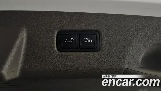 Kia Carnival 2023 — Фото 18/20