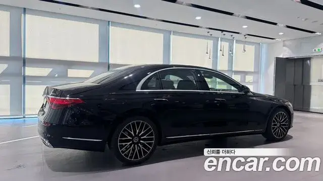 Mercedes-Benz S-Class 2025 — Фото 5/19