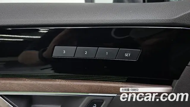 Volkswagen Touareg 2020 — ფოტო 26/37