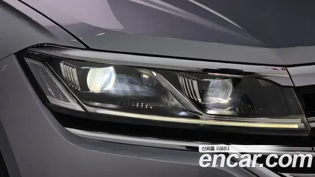 Volkswagen Touareg 2020 — ფოტო 3/37