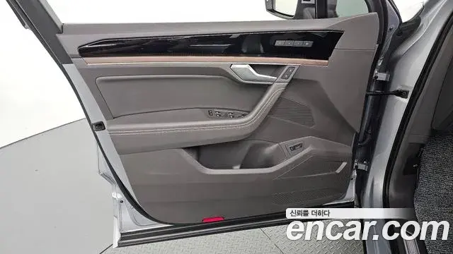 Volkswagen Touareg 2020 — ფოტო 15/37