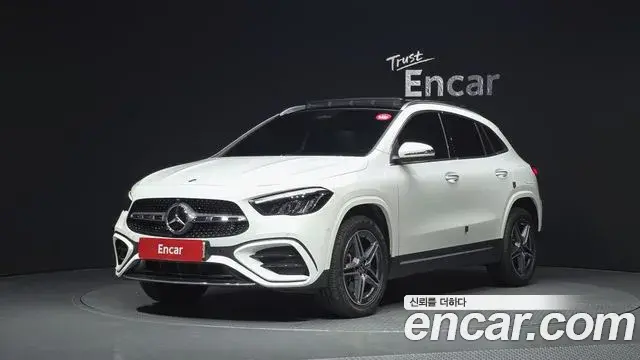 Mercedes-Benz GLA-Class 2025 — Фото 1/20