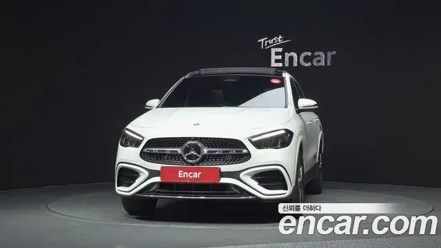 Mercedes-Benz GLA-Class 2025 — Фото 3/20