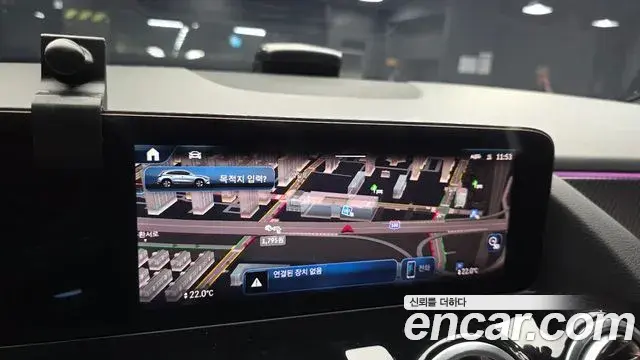 Mercedes-Benz GLA-Class 2025 — Фото 15/20