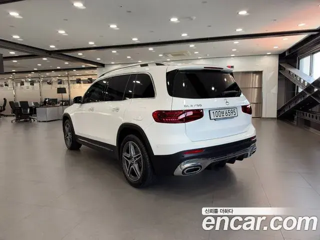 Mercedes-Benz GLB-Class 2025 — Фото 2/20