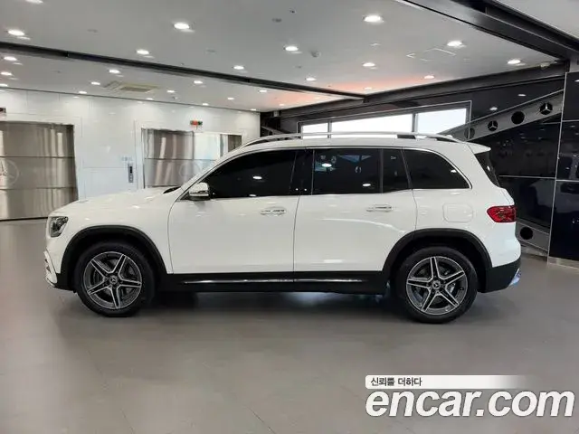 Mercedes-Benz GLB-Class 2025 — Фото 6/20