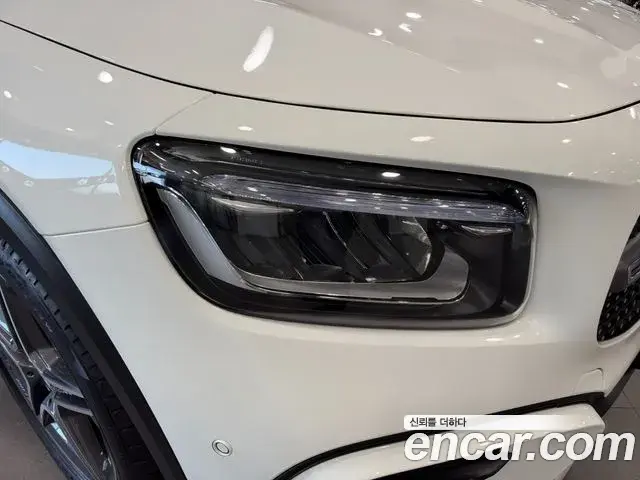 Mercedes-Benz GLB-Class 2025 — Фото 11/20
