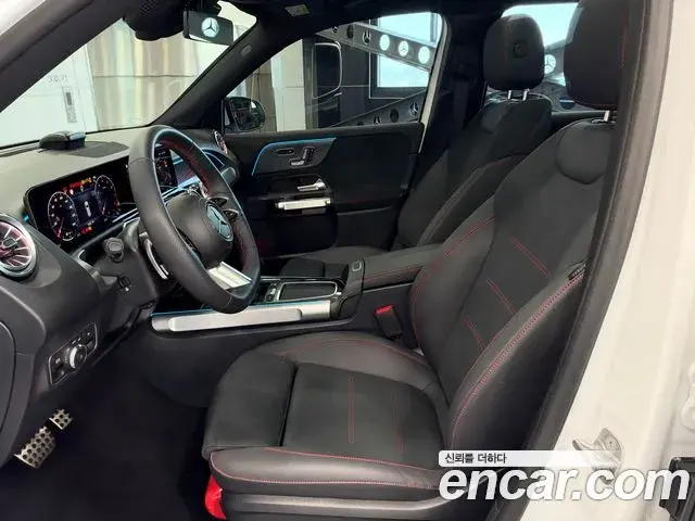 Mercedes-Benz GLB-Class 2025 — Фото 18/20