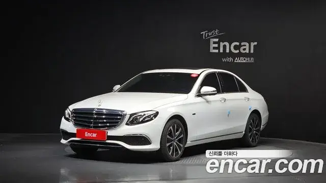 Mercedes-Benz E-Class 2020 — Фото 1/20